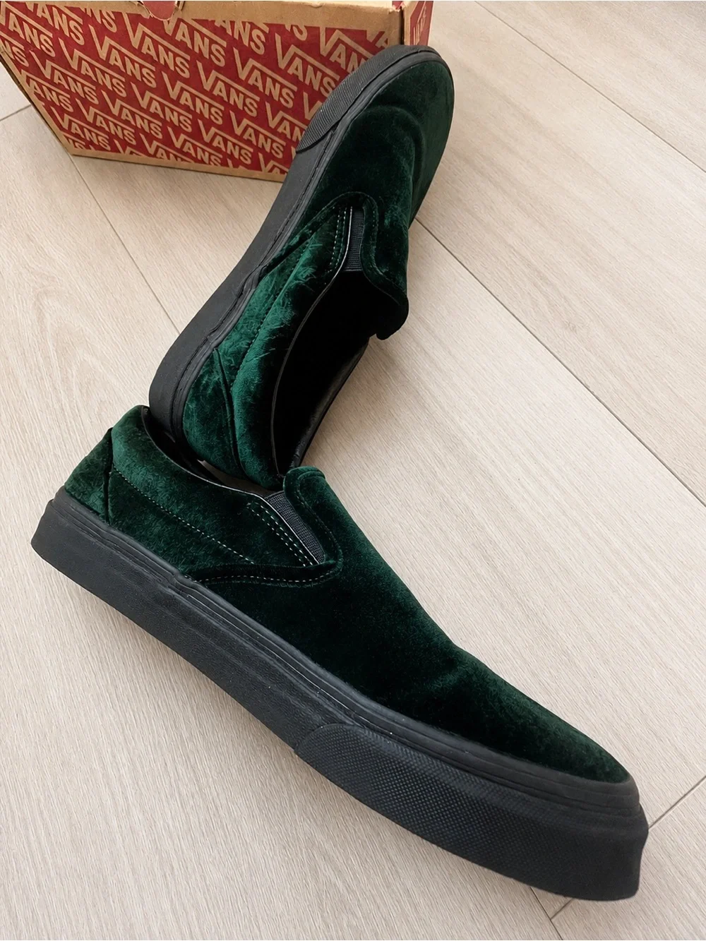 Vans Classic Slip-On Men 12 Dark Green Velvet Black Gum Sole